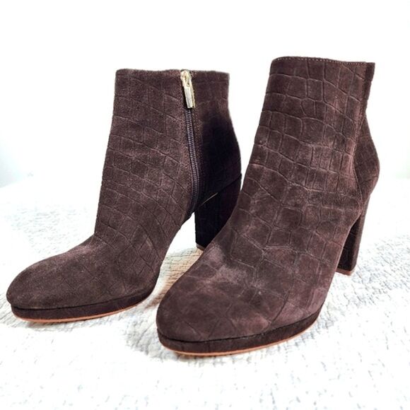 Brown alligator pattern faux suede Vince Camuto ISANNA 3.5 in boots Size 8 - Picture 1 of 7
